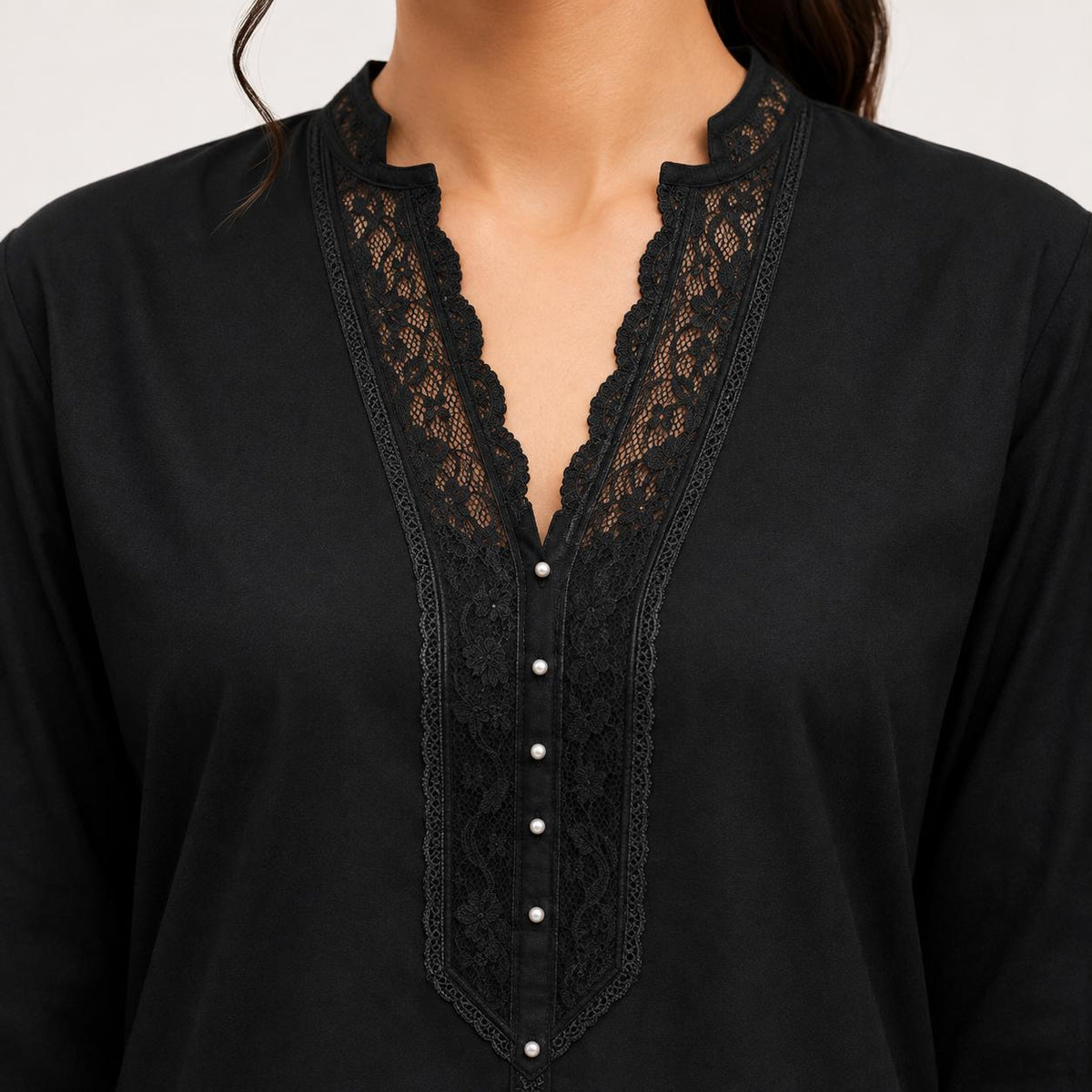 Noir Lace Edit